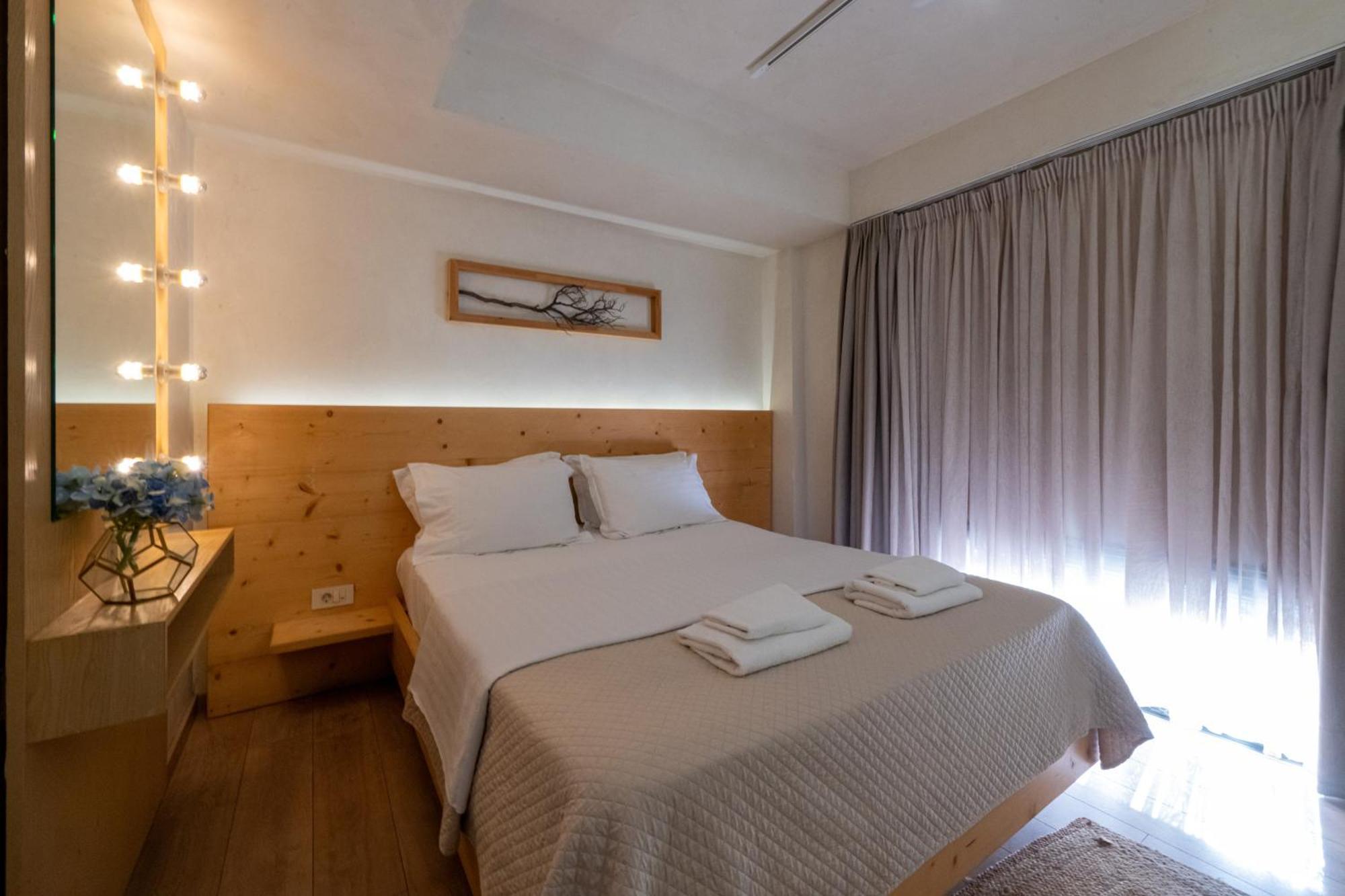 Panellinion Luxury Rooms 卡拉马塔 外观 照片