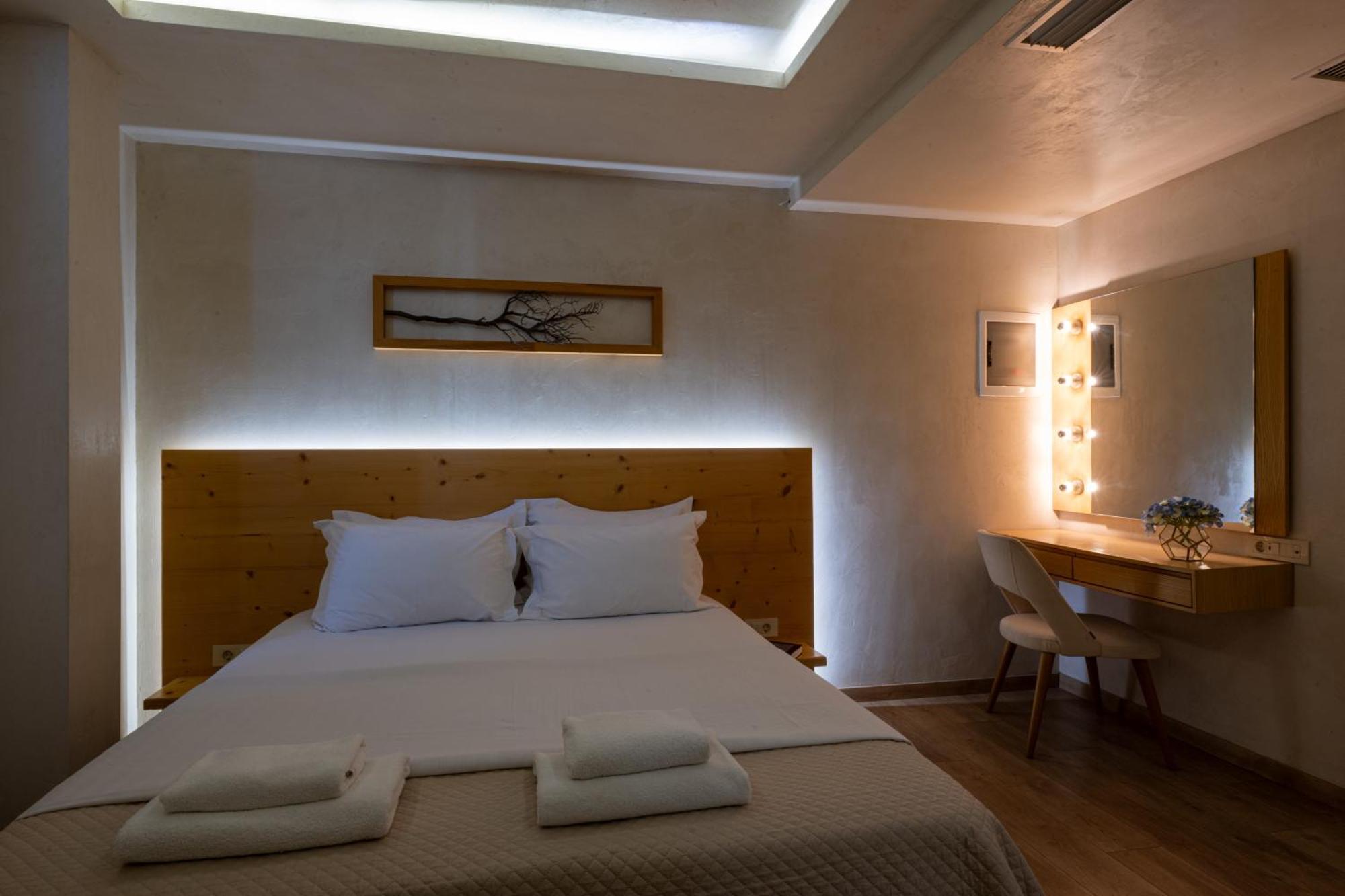 Panellinion Luxury Rooms 卡拉马塔 外观 照片
