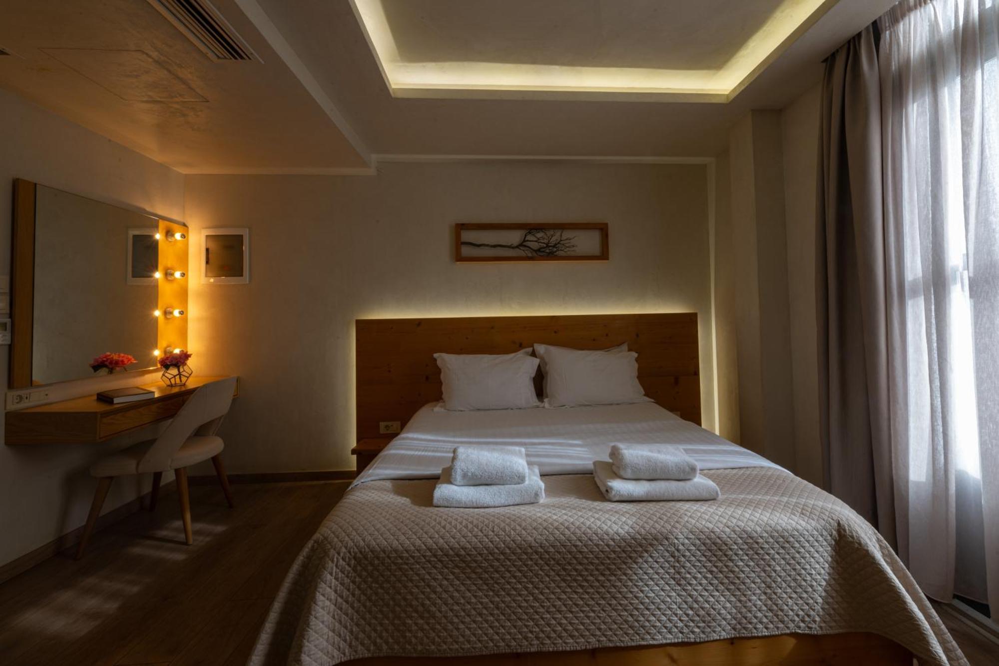 Panellinion Luxury Rooms 卡拉马塔 外观 照片