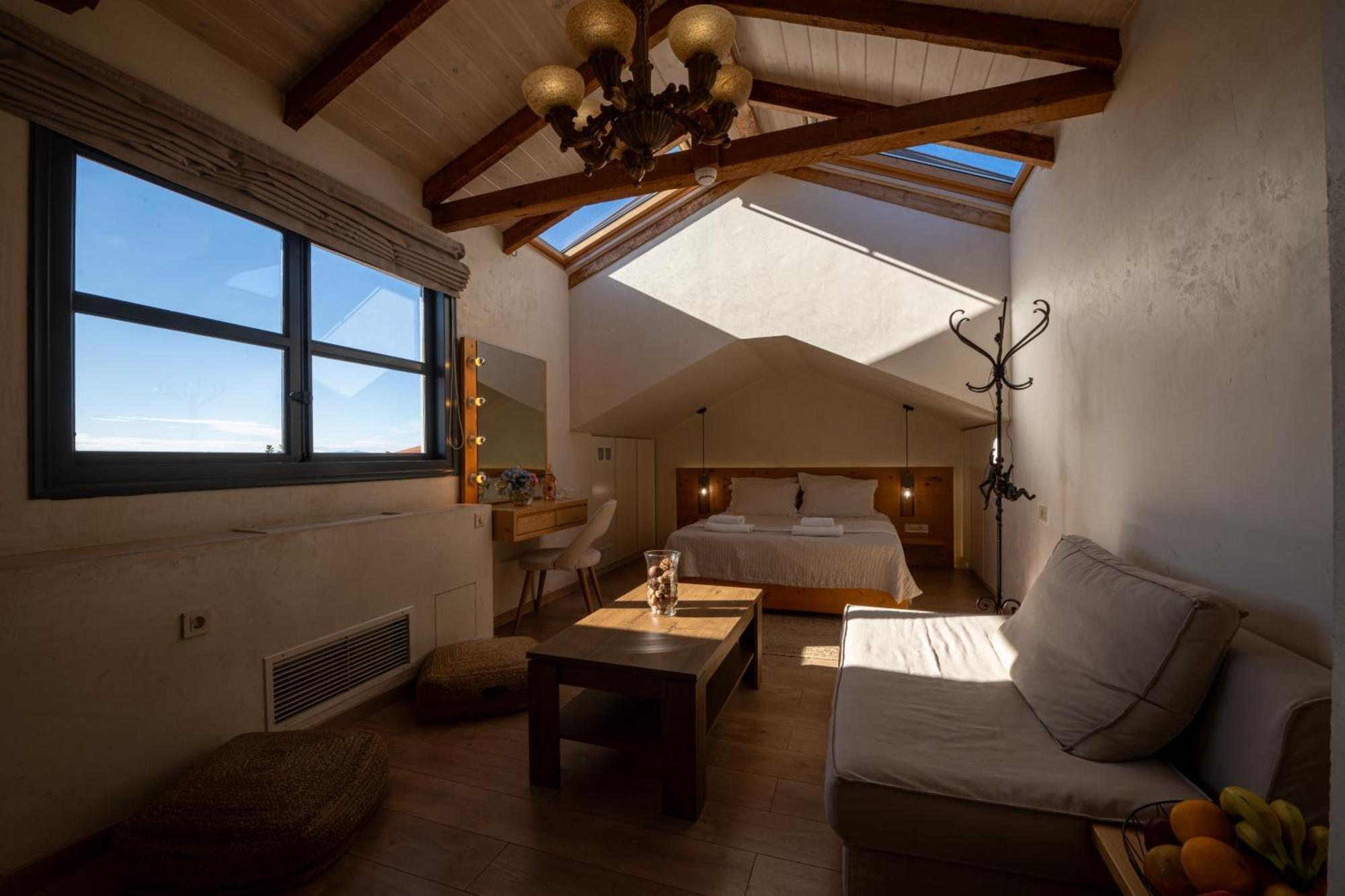 Panellinion Luxury Rooms 卡拉马塔 外观 照片